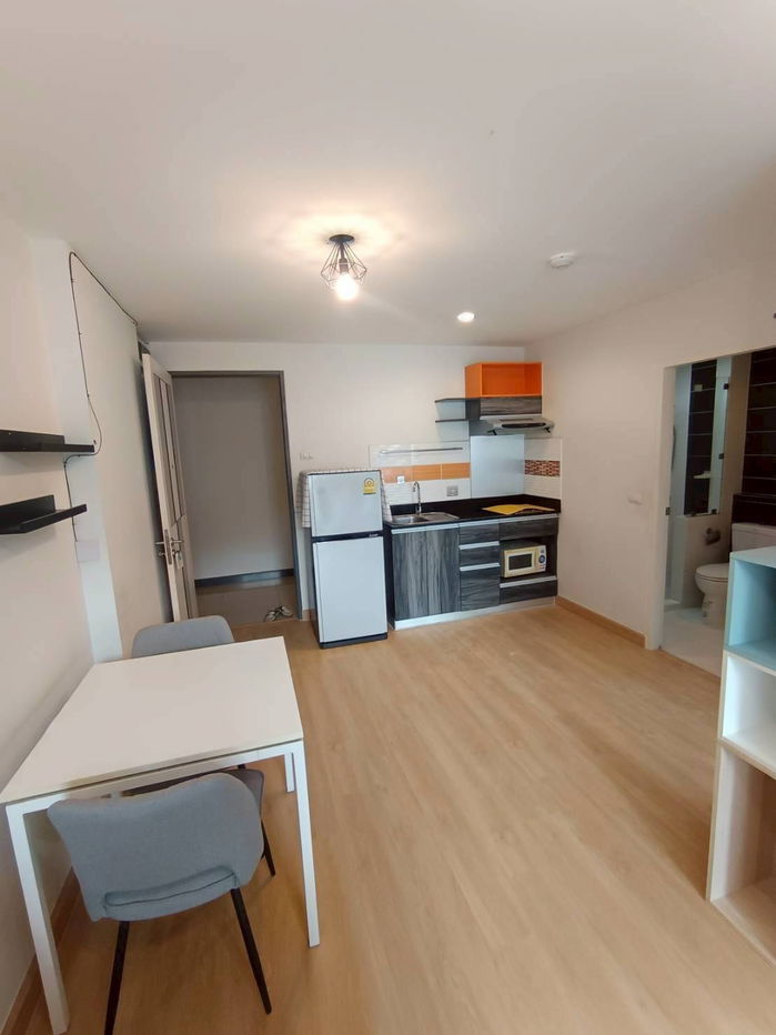 picture Voque Condo near BTS Bearing, only 450 meters. Quiet and safe condo, close to food sources. - 9/18
