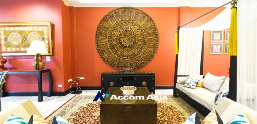 picture 🔼🔽 AccomA 📩  4 BR Townhouse in Khlong Ton Nuea (AA27813) - 4/20