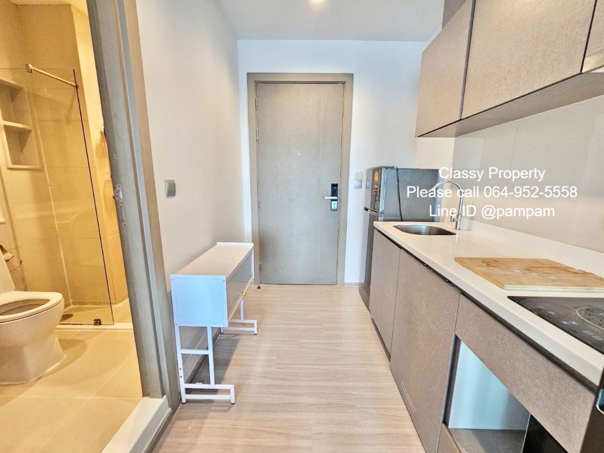 picture *** Condo for rent : Life Asoke-Rama 9  Studio High floor Fully furnished Separate kitchen near MRT Rama9 Special 15,000 Baht only!!! *** - 8/11