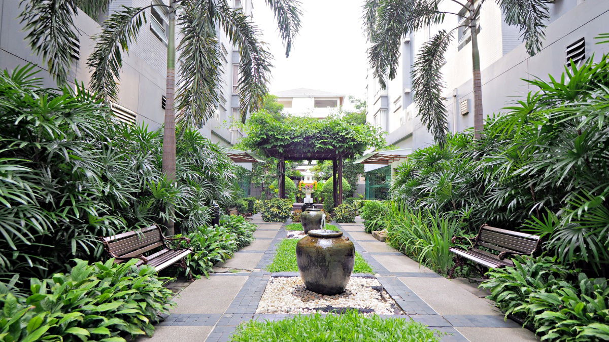 picture Condo for rent on project Sathorn Plus By The Garden. 80 sq.m. 2 brs. 2 bths. Near MRT Lumpini stations only 32k/mo. - 13/14