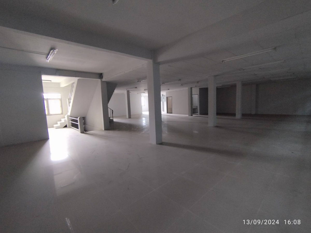 picture 4-Unit Commercial Building in Bangkhen, Near MRT Maiyalap - 6/7