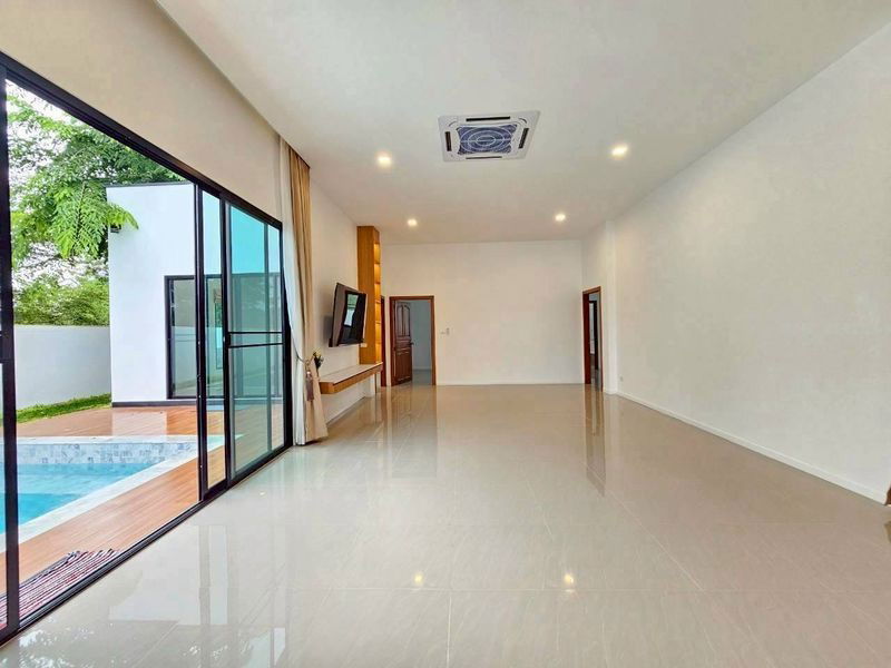 picture Newly built detached house for sale in Pattaya area, great  location, near Regent's International School. - 6/19