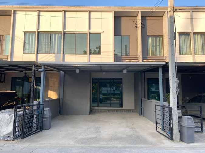 3-bed townhouse for sale, 106.8 sqm, 27.3 sq wah, Pleno Rama 9 - New Krungthep Kreetha
