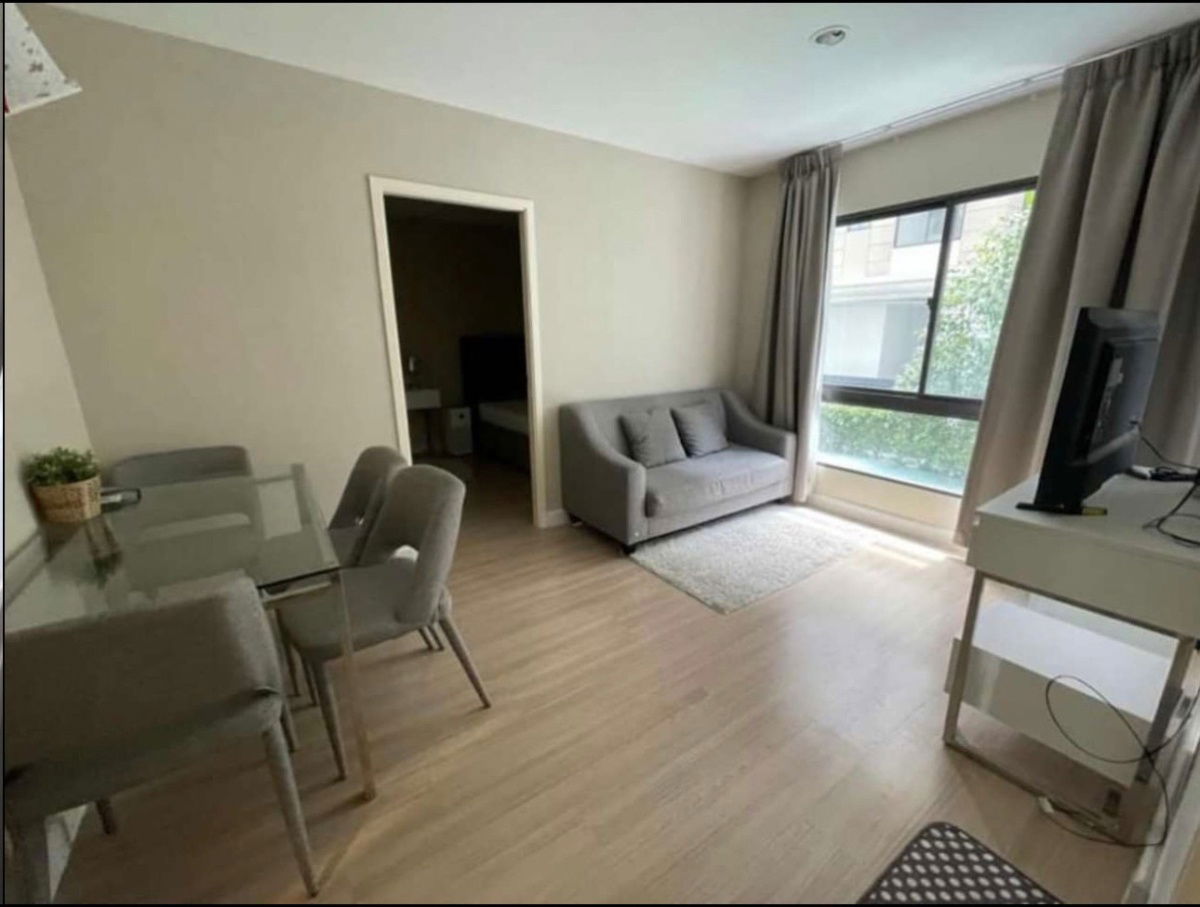 picture The Nest Sukhumvit 22 : 33 SQM. 2nd floor, Near BTS Phromphong ,Fully furnished, Electronic Appliances All Included.  - 3/6