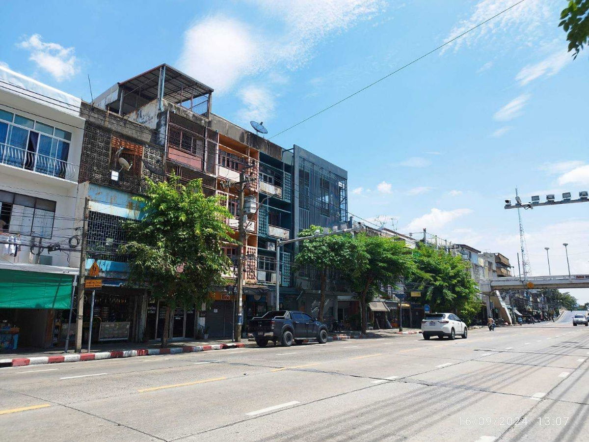 picture 4-Storey Commercial Building, 2 Units in Bang Sue, Bangkok - 24/44