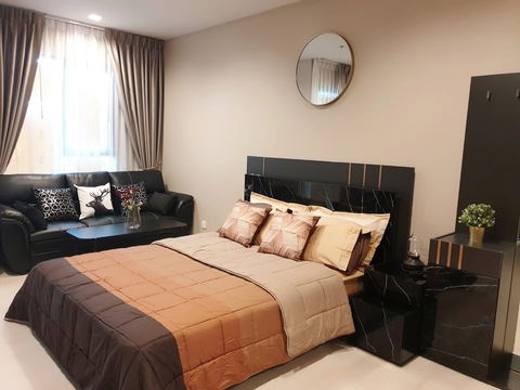 WS2992 📢 Life One Wireless near BTS Ploenchit, only 22,000 baht/month