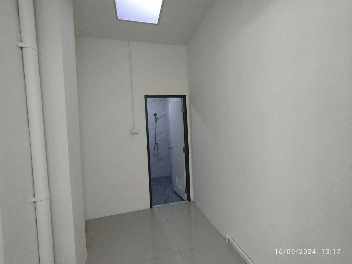 picture 4-Storey Commercial Building, 2 Units in Bang Sue, Bangkok - 11/44