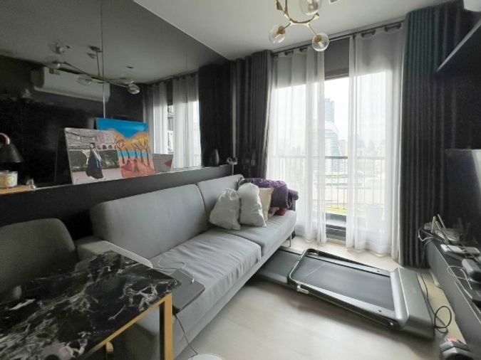 Urgent sale 📍 Condo Life One Wireless, 39th floor, city center, Chao Phraya River view, only 6.09 million baht.
