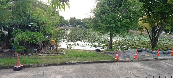 picture Prime Commercial Land in Muang Thong Thani – Road Access from both sides of the Plot! 226 sq.w. Chaeng Watthana-Pak Kret 33  - 7/11