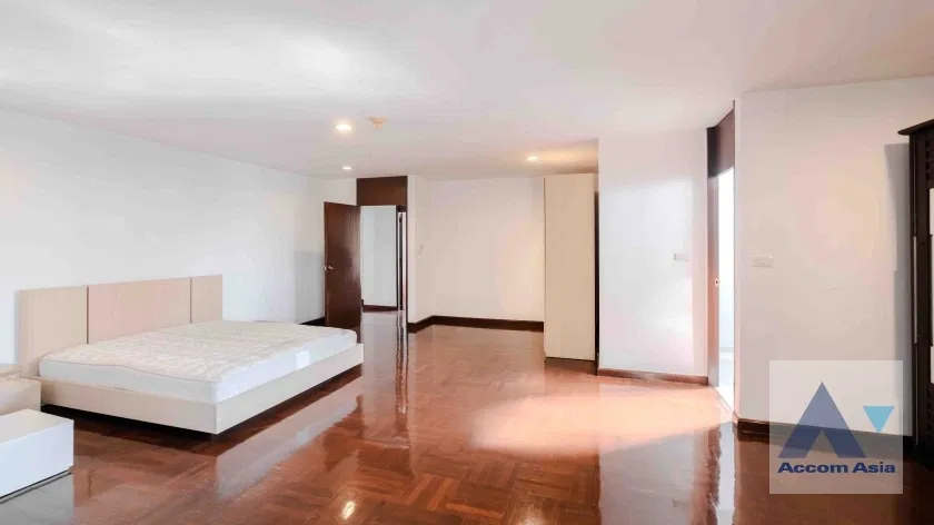 picture 🔼🔽 AccomA 📩 Bright condominium with curved windows and open-plan living in Sukhumvit (24409) - 15/20