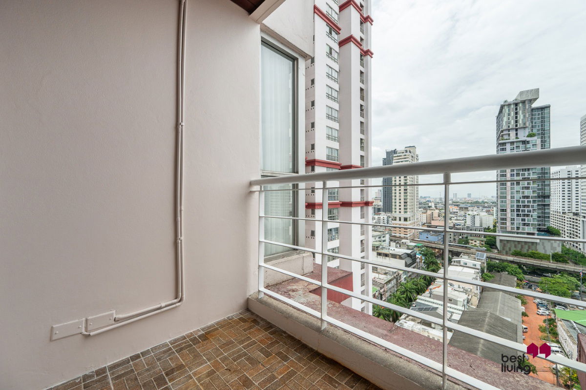 picture 🌟 FOR SALE: Pathumwan Resort 2 Bed, 2 Bath, 60 sqm,Steps from BTS Phayathai - 3/17