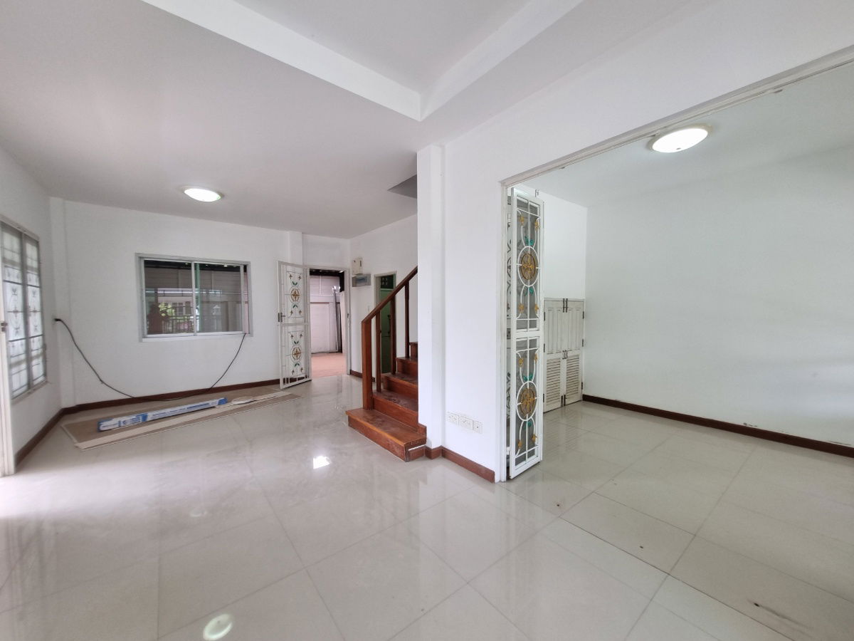 รูป ขายบ้านทาวน์เฮ้าส์สวนผัก32 ใกล้โรงเรียนเทพศิรินทร์ นนทบุรี หลังมุม - รูปที่ 4/9