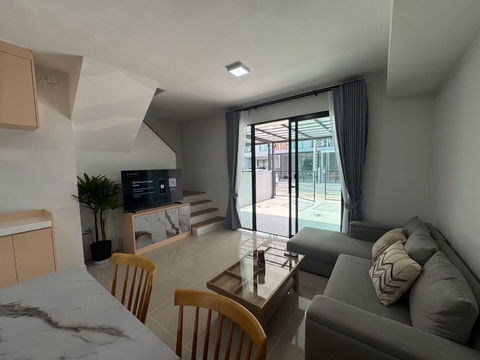 ให้ เช่า ทาวน์โฮม พลีโน่ สุขุมวิท-บางนา 2 120 ตรม. 17.9 ตร.วา 3 นอน 2 น้ำ ใกล้เมกะบางนา.