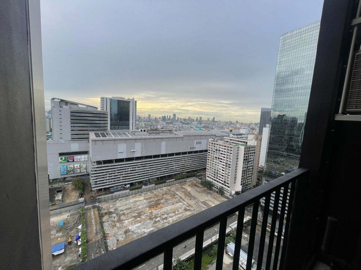 รูป 🔥ด่วน ให้เช่า Nue District R9 ห้องใหม่ มือ1 พร้อมเข้าอยู่! วิวไม่บล็อก เฟอร์จัดเต็ม เครื่องใช้ไฟฟ้าครบ ทำเลดี ใกล้ MRT พระราม9✨[เจ้าของโพสต์]  - รูปที่ 12/19