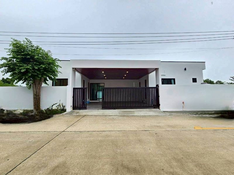 picture Newly built detached house for sale in Pattaya area, great  location, near Regent's International School. - 1/19