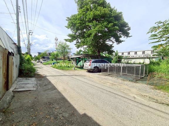 picture Land, Soi Lat Phrao 101, near Bang Kapi BTS Station, Bangkok - 4/15