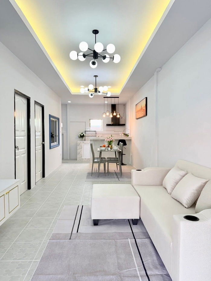 picture Townhouse in Central Pattaya on Pattaya Beach Side, 2beds 1bath, Newly Renovated  - 4/14