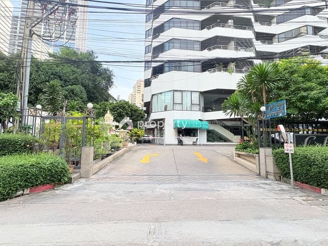 Lake Avenue Sukhumvit 16