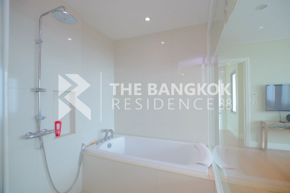 รูป 💎Luxury, convenience💎 Bright 24 near BTS Phrom Phong - รูปที่ 20/34