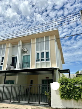 🏠 Semi-detached house for rent 📌 Kao Kilo, Sriracha 💸 Price 18,000 baht/month, fully furnished + appliances, ready to move in