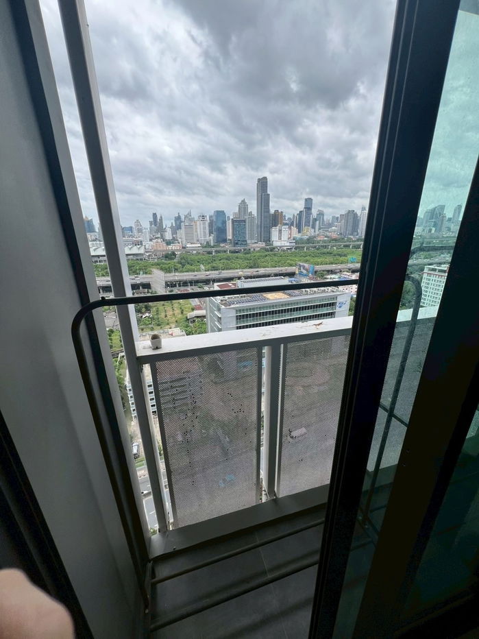 picture For sale: A Space ID Asoke-Ratchada, beautiful, cheap, good location, ready to move in, near MRT Rama 9. Interested? Add me on Line @841qqlnr - 19/20