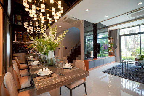 ★ Captivate Type Show Unit ★ บ้านเดี่ยว 2 ชั้น | ขนาดที่ดิน 91.30 ตร.ว. พื้นที่ใช้สอย 365.00 ตร.ม. | 5 ห้องนอน 5 ห้องน้ำ ใกล้ แฟชั่น ไอส์แลนด์