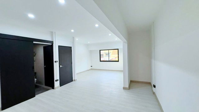 picture Soi Phatthanakan 8-14 ARL Ramkhamhaeng 700m. 2-story detached house for rent 62sq.wa. 242sq.m. Ekkam - 4/8
