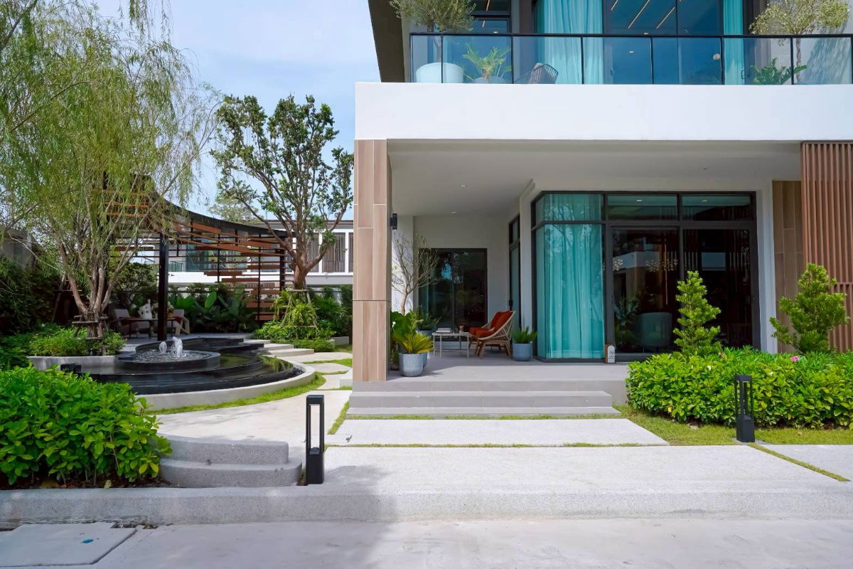 picture ★ Captivate Type ★ Detached house 2 storey | Land size 113.90 sq.w. Usable area 365.00 sq.m. | 5 Bedrooms 5 Bathrooms Near Fashion Island - 12/21