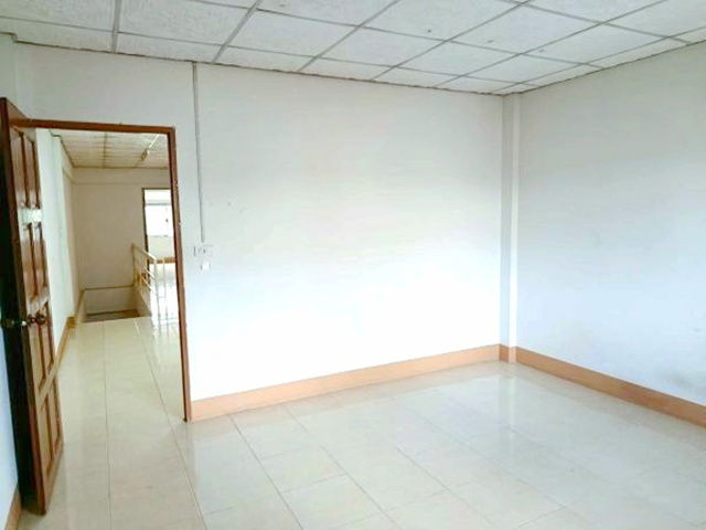 รูป ตลาดสดบ้านดู่ 2 กม. เมกาโฮม เชียงราย 1.5 กม.ให้เช่าตึกแถว 2 ชั้น 38 ตร.วา. 158 ตร.ม. ตรงข้าม ม.ราชภัฎเชียงราย2นอน ทำเลดี 2 น้ำ - รูปที่ 5/8