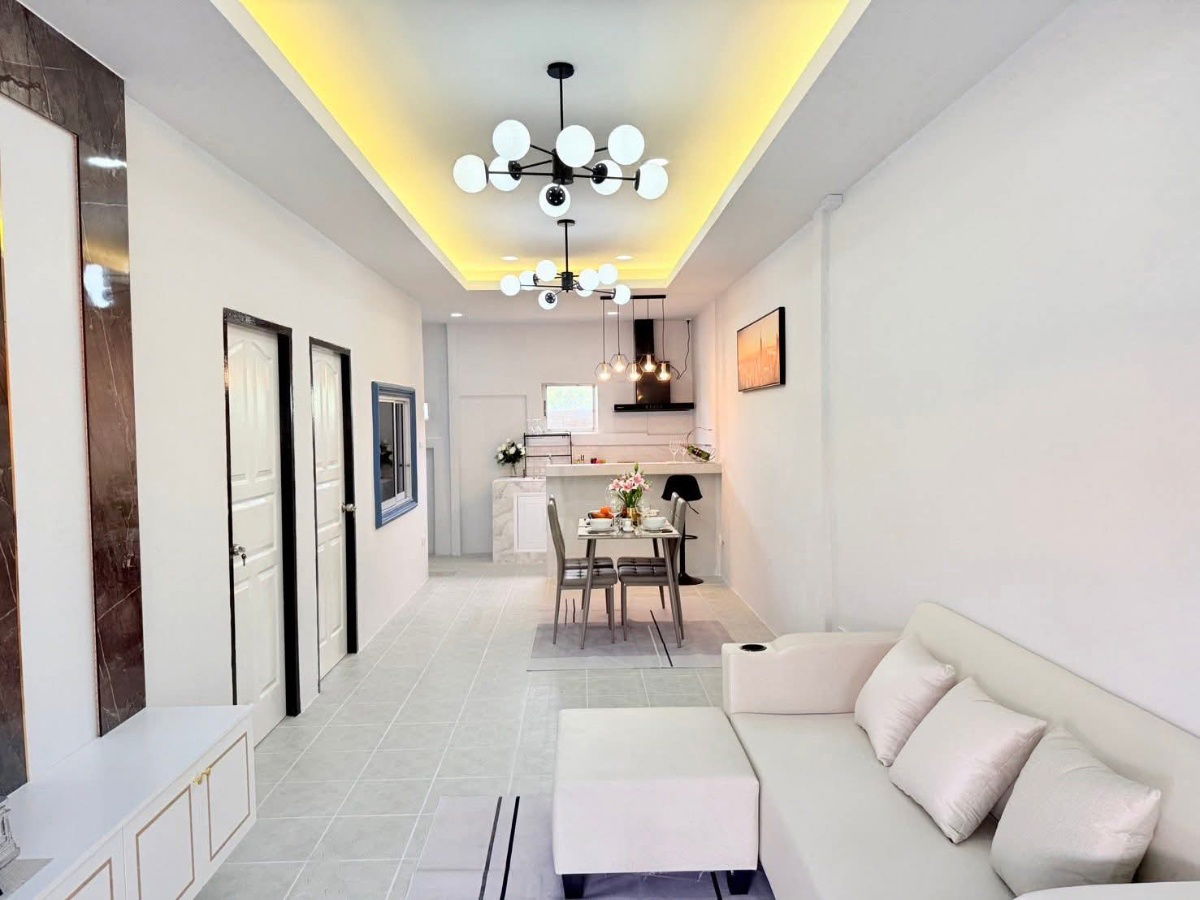 picture Townhouse in Central Pattaya on Pattaya Beach Side, 2beds 1bath, Newly Renovated  - 5/14