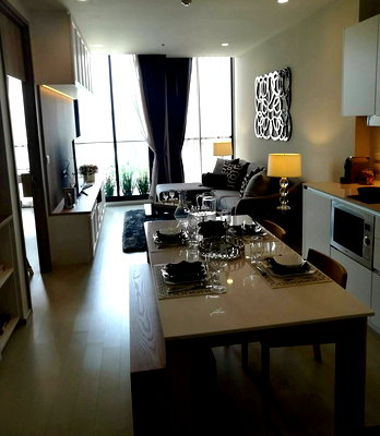 ขายคอนโด : ♦ Rare Unit ♦ ตึก B ชั้น 10+ | 69.95 ตร.ม., 2 ห้องนอน, 1 ห้องน้ำ | คอนโดมี Skywalk เชื่อมเข้า BTS เพลินจิต, Central Embassy