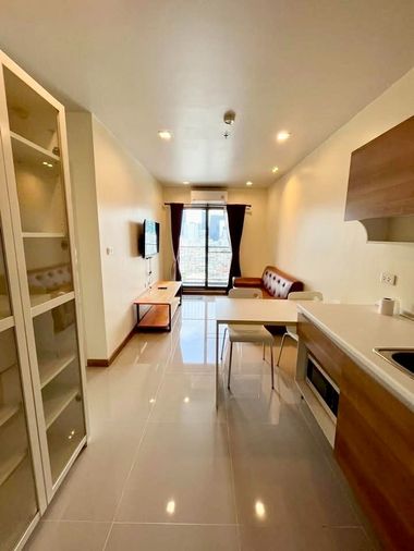 code : C42 ให้เช่าคอนโด คาซ่า คอนโด อโศก-ดินแดง (Casa Condo Asoke-Dindaeng) | ห้องมุม ชั้น 20 ทิศตะวันออก ไม่ร้อน ไม่ติดห้องใคร เฟอร์ครบ พร้อมอยู่