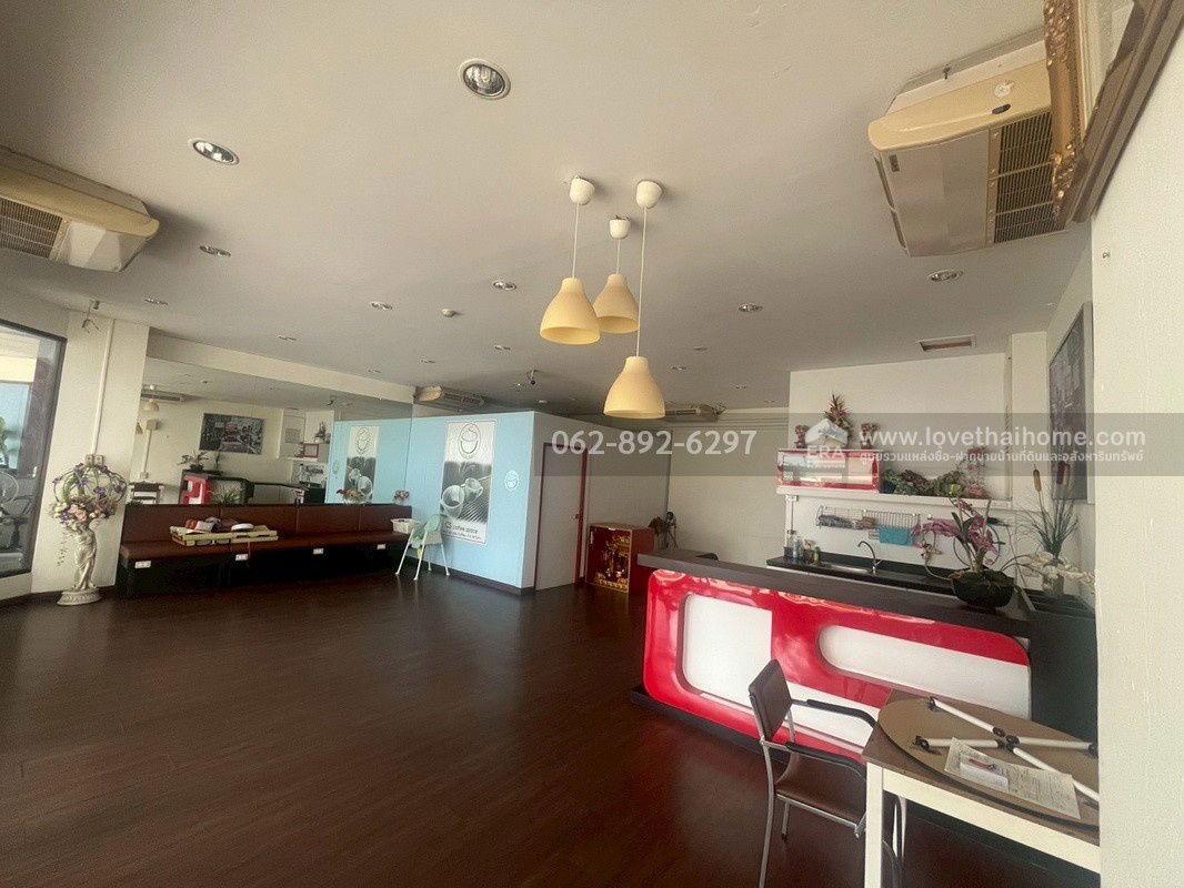 picture Condo for sale, Sathorn Happyland Tower, St. Louis, size 71.43 sq m.,  1st floor, prime location in the heart of Sathorn, great value, - 5/13