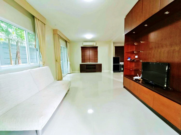 รูป  ขายด่วน บ้านเดี่ยว 2 ชั้น โครงการหมู่บ้านภัสสร19 บนเนื้อที่ 60.2 ตร.วา / For Sale House Passorn 19 At Watcharpol -Wongwaen , Area 60.2 Sq.v - รูปที่ 3/14