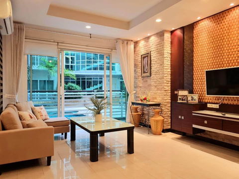 ให้เช่าคอนโด Avenue 61 ใกล้ BTS เอกมัย 48,000 บาท รหัสทรัพย์: RS1676