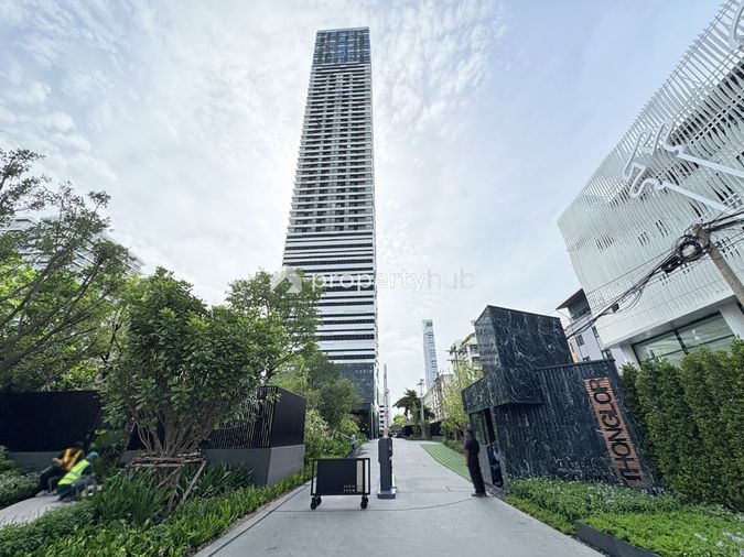 Noble Form Thonglor