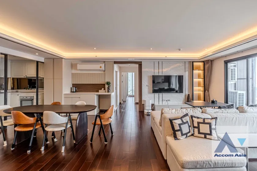 picture 🔼🔽 AccomA 📩 Luxury corner unit with panoramic views at Altitude Symphony (AA35227) - 1/20