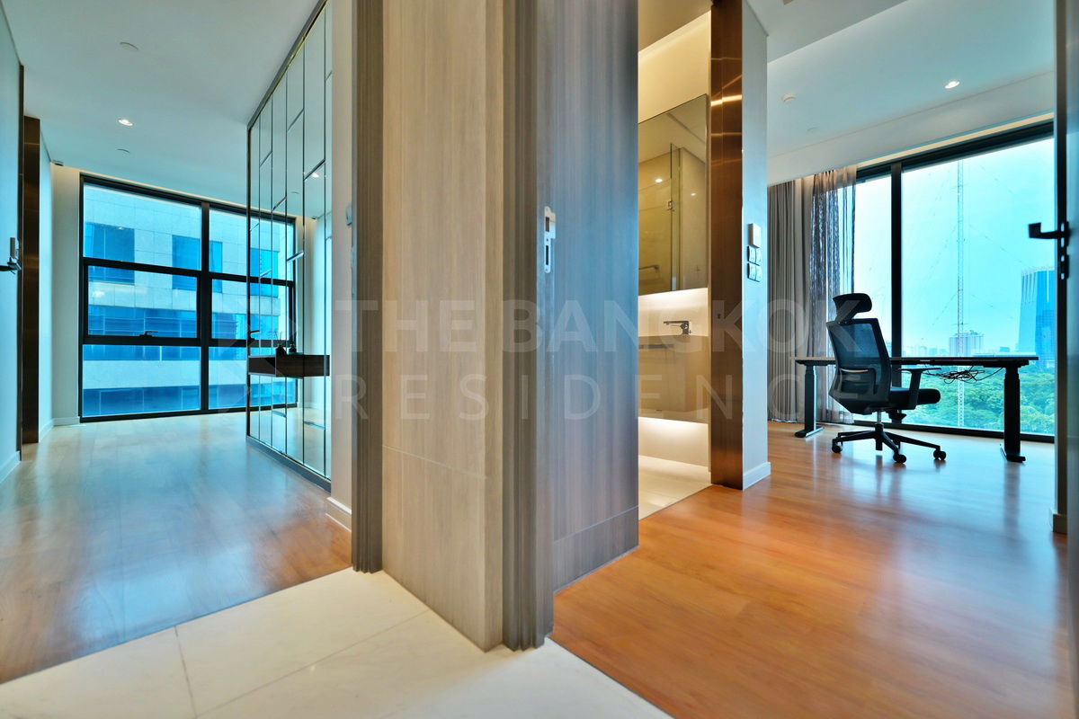 picture 𝐄𝐱𝐩𝐞𝐫𝐢𝐞𝐧𝐜𝐞 𝐫𝐞𝐟𝐢𝐧𝐞𝐝 𝐥𝐢𝐯𝐢𝐧𝐠 at Sindhorn Tonson ✨ Elegance & Modern unit, Near BTS Chidlom - 9/15