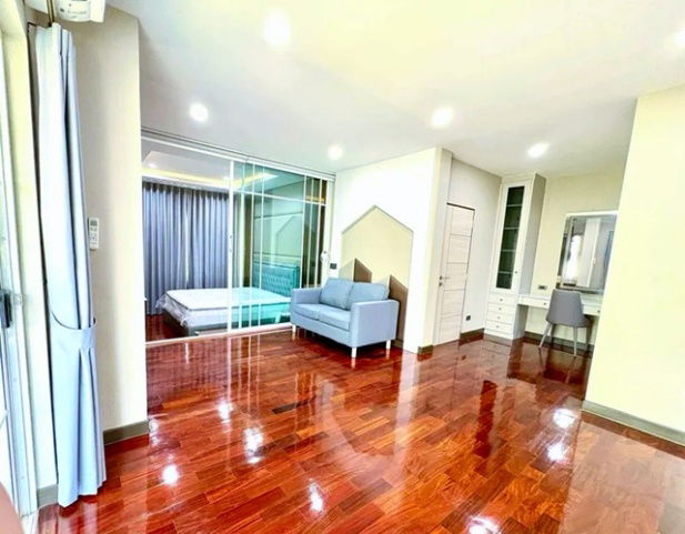 picture Luxury 2-story house for rent on the main road Nantawan 72sq.wa. 282 s. m Sathorn-Ratchapruek BTS Ba - 6/8