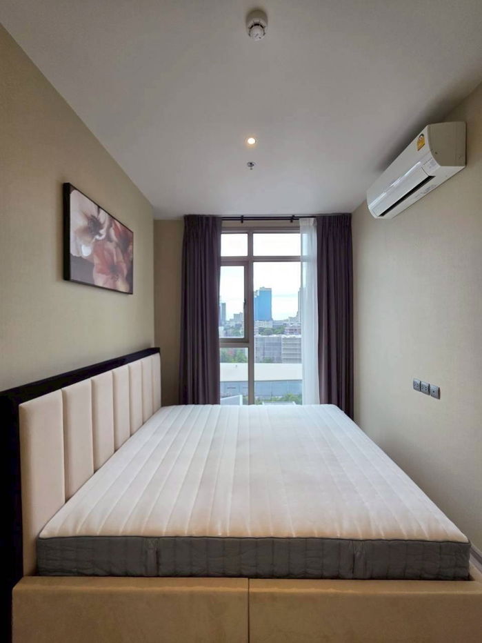 picture Luxury condo in the heart of Ekkamai Complete with project shuttle - 3/11
