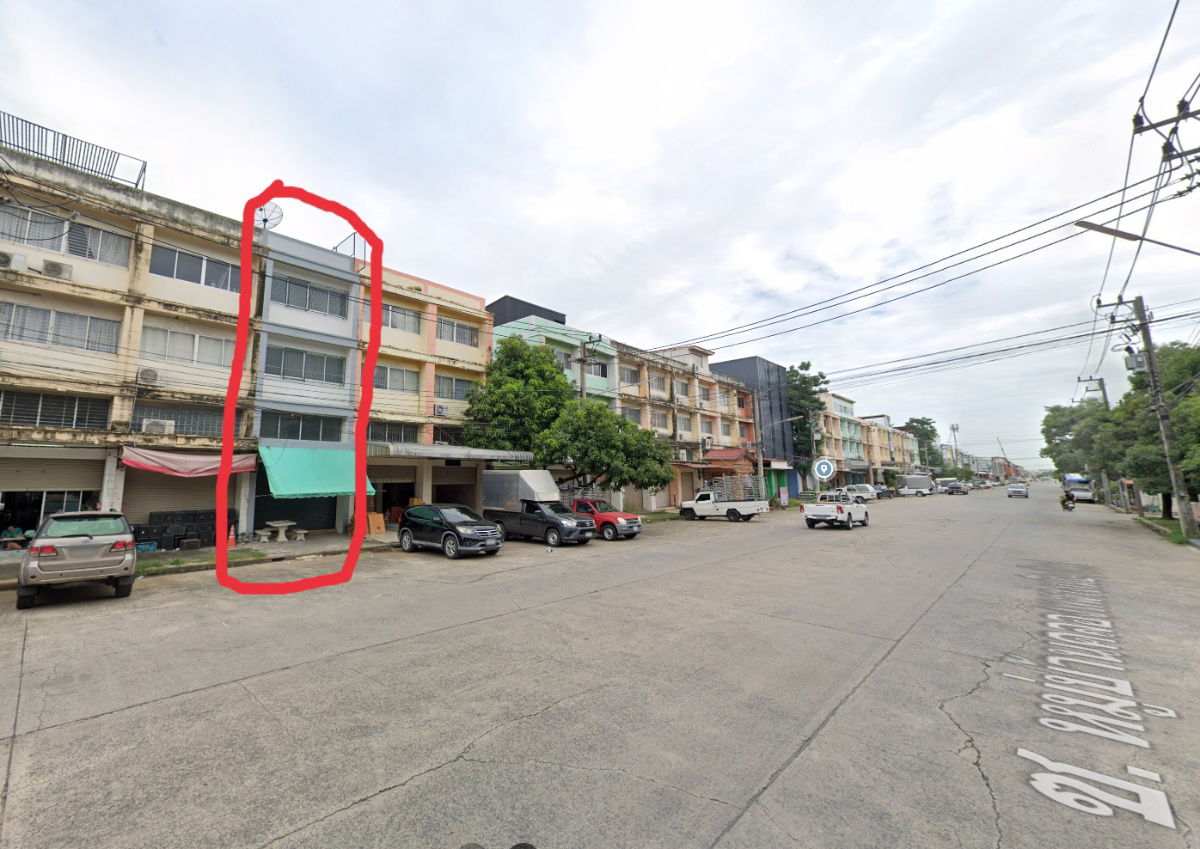 picture 3 and a half story building for rent (mezzanine can be used as an office) to support industrial machinery - 1/6