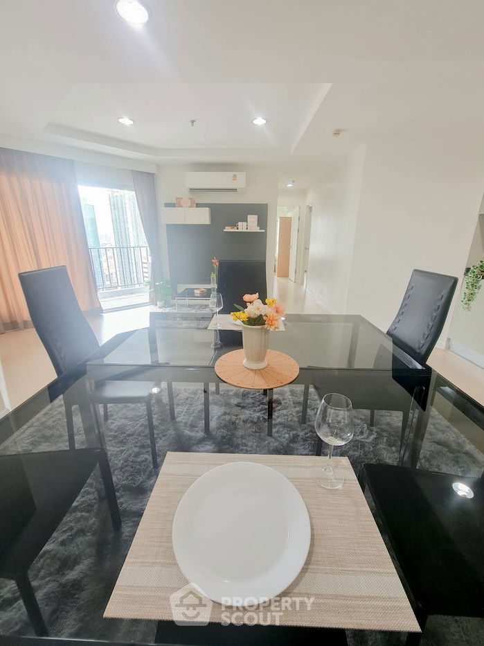picture 2-BR Condo at Belle Grand Rama 9 near MRT Phra Ram 9 (ID 2294045) - 3/12
