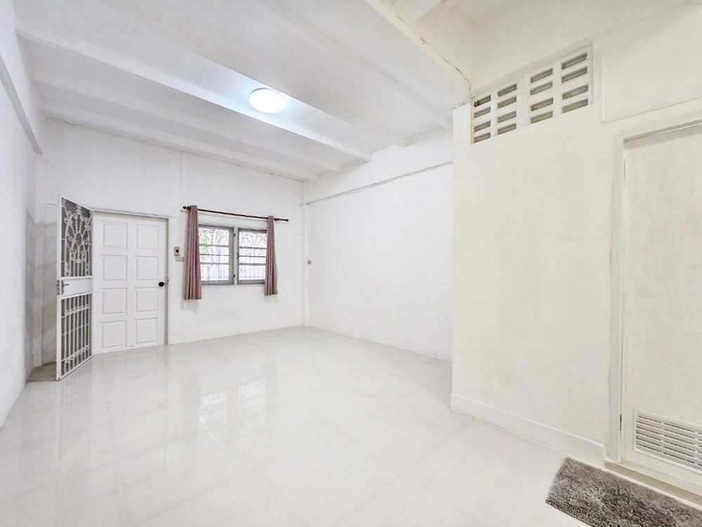 picture S484 [For Sale] 2-storey townhouse, Preecha Village 8 🚆 MRT SAT Station / Hua Mak 💰 Price only 2.49 million baht. - 7/20