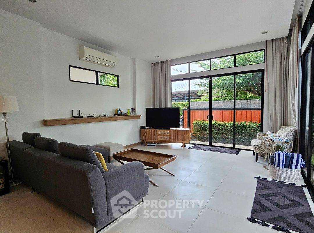 picture 3-BR Villa at Tanode Estate close to Laguna (ID 2293643) - 13/20