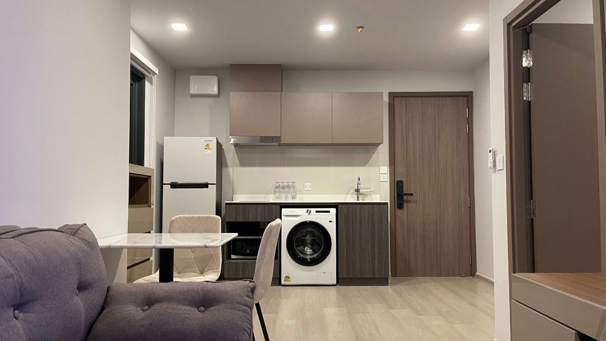 รูป 🔐#PO2304_093🔐🗓️พร้อมเข้าอยู่🗓️ 𝗧𝘆𝗽𝗲 : 1Bed / 1Bath 𝗦𝗶𝘇𝗲 : 35 SQM.𝗙𝗹𝗼𝗼𝗿 :  14 ห้องมุม  1จอดรถ 🚗 - รูปที่ 2/13