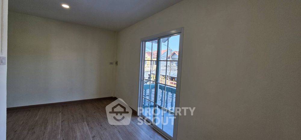 picture 2-BR Townhouse at Nilubon Ville in Bang Phli Yai (ID 2150526) - 9/10