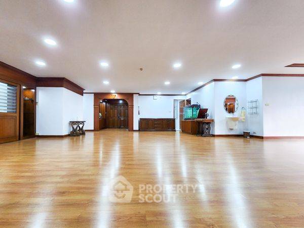 รูป คอนโด 3-ห้องนอน ที่ วัฒนา ไฮทส์ คอนโดมิเนียม ใกล้ MRT สุขุมวิท (ID 2005446) - รูปที่ 2/28