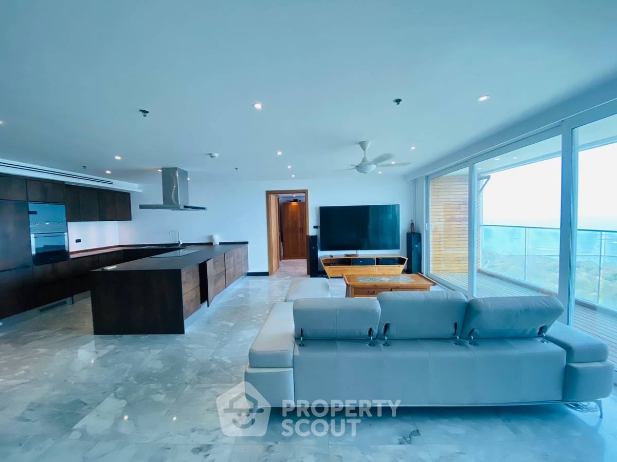 picture 2-BR Condo at Sky Residences Pattaya close to Pattaya (ID 2136867) - 4/9