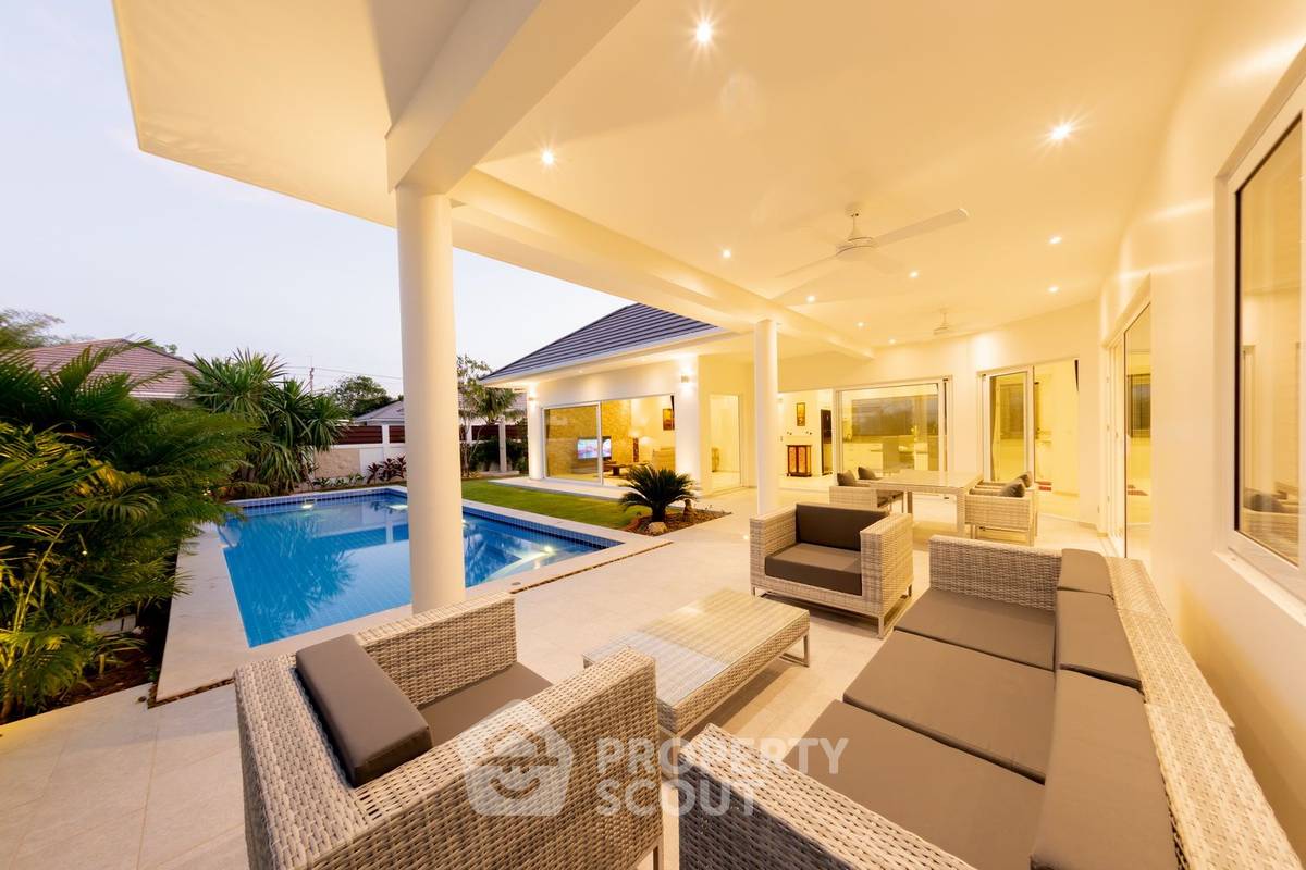 picture Large 3-BR Villa at Palm Avenue 4 in Hin Lek Fai (ID 1110605) - 2/8