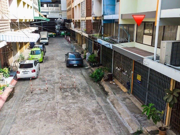 picture 3.5-story shophouse for sale, 15 sq wah, suitable for office use, ready to live in, fully renovated, located in Soi Charansanitwong 40/1 - 5/16
